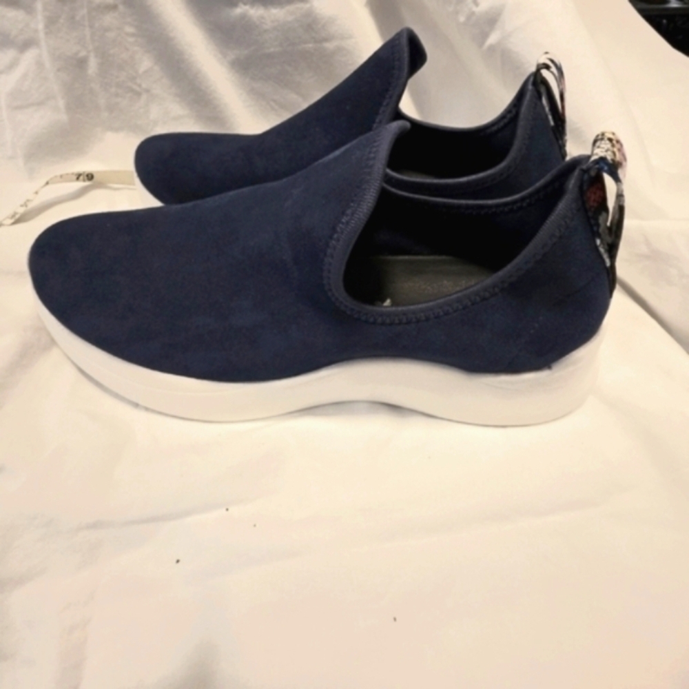 Seven7 Navy Blue Shoes